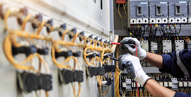 Professional Electrician technician working in Sarasota, FL